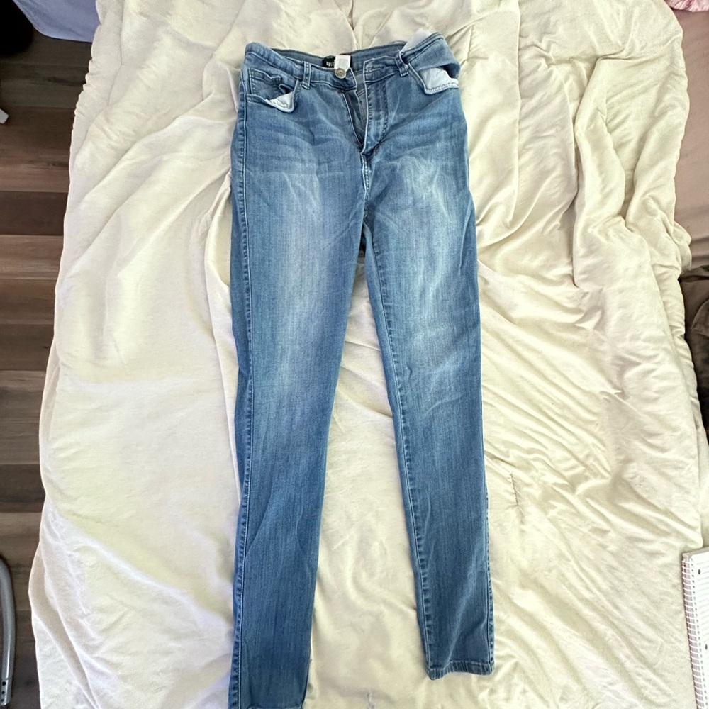 Fashion Nova Light Blue Skinny super stretch Jeans